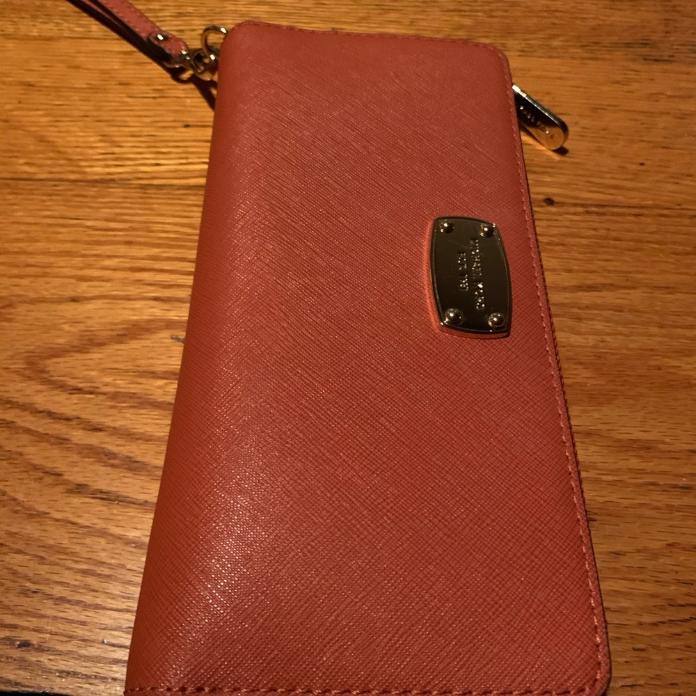 COPY - Michaels kors wrist wallet